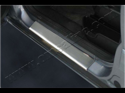 Opel Zafira (2005-) накладки из нержавеющей стали на внутренние пороги дверей