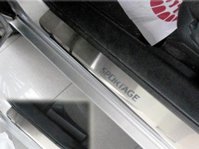 Kia Sportage (04-) накладки дверных порогов из нержавеющей стали, комплект 4 шт.