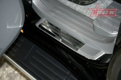 Toyota Land Cruiser Prado (09–) Накладки на внутр. пороги с рисунком (компл.4шт.) на пластик