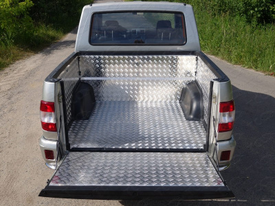 УАЗ Патриот (14–) Защитный алюминиевый вкладыш в кузов автомобиля на пластик (комплект)