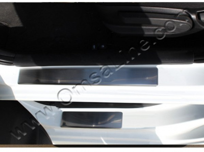 Hyundai Solaris седан (2010-) хромированные накладки из нержавеющей стали на внутренние пороги дверей
