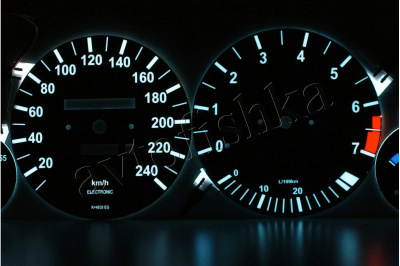 BMW E30 светодиодные шкалы (циферблаты) на панель приборов - штатные