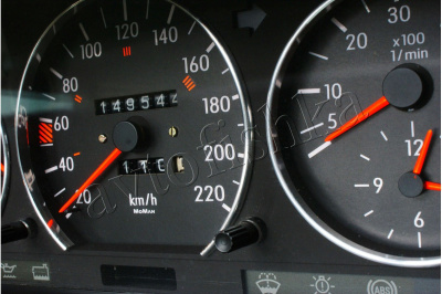 Mercedes 190 W201 светодиодные шкалы (циферблаты) на панель приборов - дизайн 2