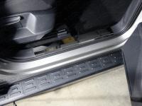 Volkswagen Tiguan (17–) Накладки на пластиковые пороги (лист зеркальный) 2шт