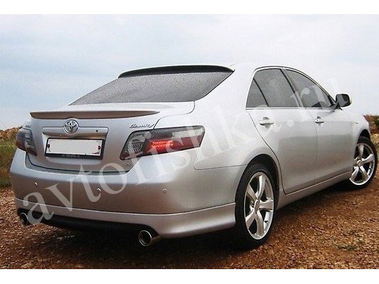 Toyota Camry V40 (2006-2011) задние светодиодные красно-тонированные фонари, дизайн Camry Hybrid, комплект 2 шт.