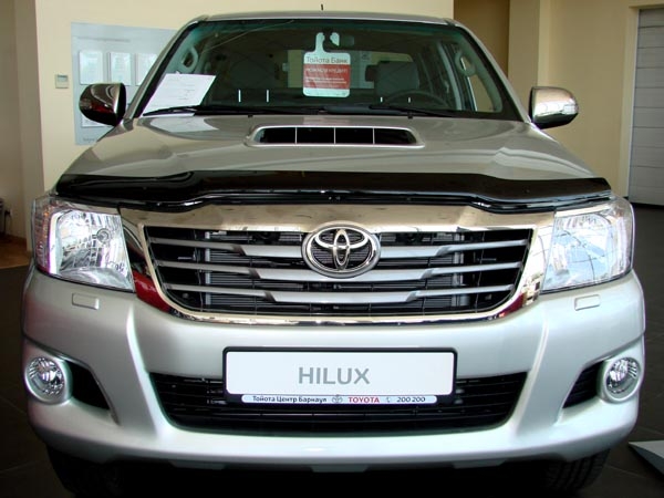 Дефлектор капота темный TOYOTA HILUX 2011-2015