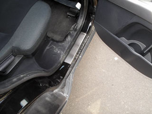 Mitsubishi Outlanter XL (06-) накладки на внутренние пороги, к-кт 4шт.