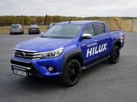 Toyota Hilux (15–) Расширители колёсных арок (с болтами)