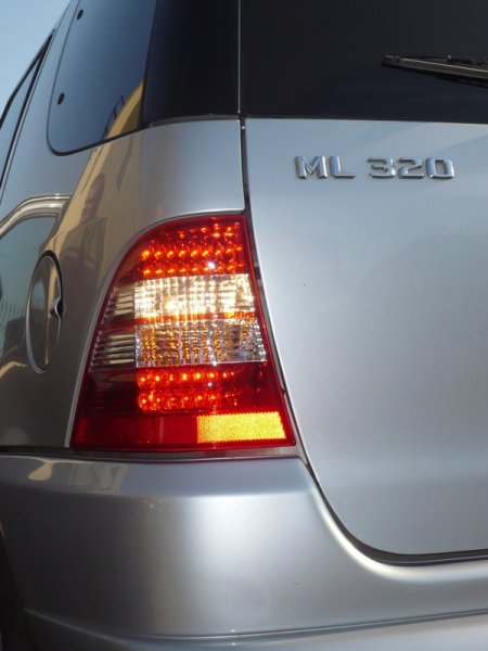 Mercedes ML W163 (98-05) фонари задние светодиодные красно-белые, комплект 2 шт.