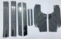 Toyota Highlander (07–13) Накладки на дверные пороги с логотипом, нерж. черные