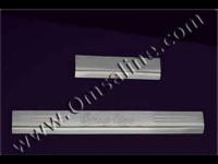 Volkswagen Polo (2010-) седан и хэтчбек накладки из полированной нержавеющей стали на внутренние пороги дверей