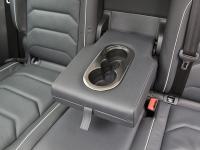 Volkswagen Tiguan (17–) Окантовка подстаканника в подлокотнике заднего ряда, нерж. сталь, 1 часть