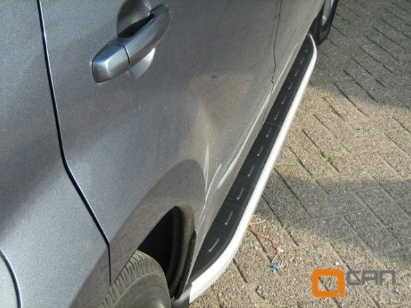 Suzuki Grand Vitara (05–/08–/12–) Штатные пороги Alyans (без брызговиков)