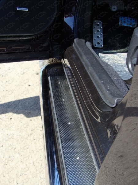 Subaru Forester (13–) Пороги с площадкой 60,3 мм (нерж. лист)