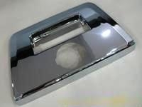 Nissan Navara (05-) накладка на заднюю бортовую дверь хромированная.