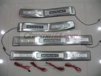 Ford Mondeo (07-) накладки порогов дверных проемов из нержавеющей стали с подсветкой, комплект 4 шт.