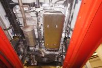 Toyota Hilux (12–) Защита топливного бака + КПП, алюминий (V-2,5TD, 3,ОTD) 4X4