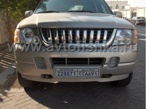 Ford Explorer (02-05) радиаторная пластиковая решетка хромированная.