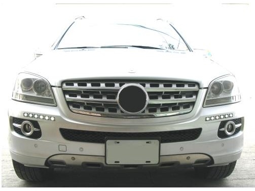 Mercedes ML W164 (05-08) решетка радиатора перфорированная полностью хромированная со звездой, дизайн ML 2009 года.