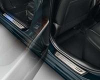 Toyota Camry (14–) Накладки на пороги с подсветкой, алюминий, 4 шт.