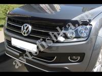 Дефлектор капота темный с надписью VW Amarok 2010-