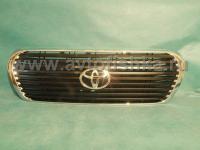 Toyota Land Cruiser 200 (07-11) решетка радиатора черная с хромированной рамкой.