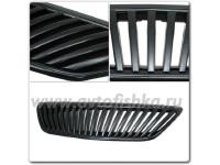 Lexus RX330, RX350, RX400H (03-) решетка радиатора черная пластиковая, вертикальный дизайн.