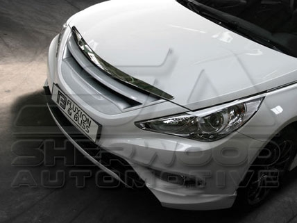 Hyundai Sonata YF (10-) спортивный бампер с решеткой радиатора и ресничками на фары, дизайн FNB