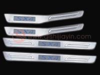 Suzuki SX4 хэтчбек (06-) накладки порогов дверных проемов из нержавеющей стали с подсветкой, комплект 4 шт.