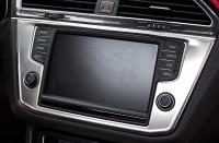 Volkswagen Tiguan (17–) Накладка на рамку экрана аудиосистемы, нерж. сталь, 1 часть
