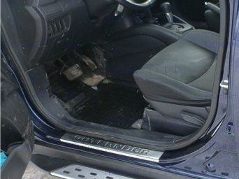 Mitsubishi Outlander XL (07-) накладки порогов дверных проемов из нержавеющей стали, комплект 4 шт.