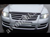 Дефлектор капота темный с надписью VW Touareg 2002-2010