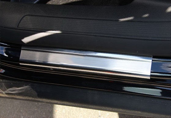 Накладки на внутренние пороги с надписью, нерж. сталь, 4 шт. Alu-Frost 08-0992 для VW Passat (B6), Passat (B7), Passat (B8), Passat CC