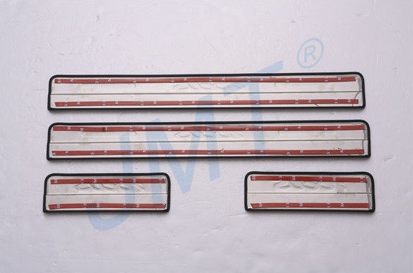 Ford Focus (11–) Накладки на дверные пороги с логотипом, нерж.