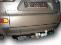 Mitsubishi Outlander (07–/10–) Фаркоп (тягово-сцепное устройство) (с нерж. пластиной)