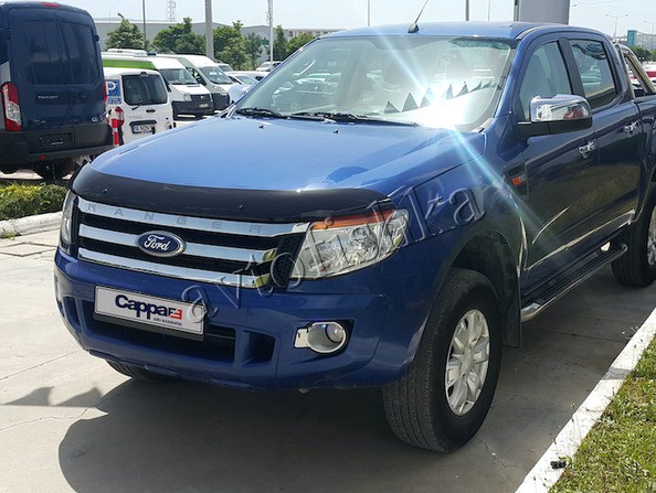 Ford Ranger T6 (12-15) Дефлектор капота темный