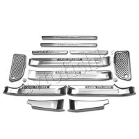 Toyota Land Cruiser 200 (08-) накладки на пороги дверных проемов, из нержавеющей стали с надписью Toyota, комплект 12 шт.