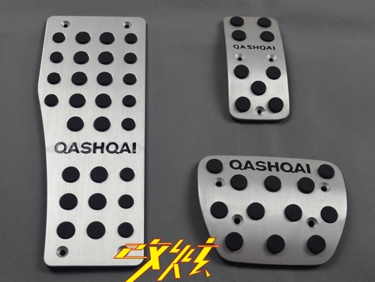 Nissan Qashqai (06-), +2 (08-) алюминиевые накладки на педали с надписью "Qashqai" для АКПП, комплект 3 шт.