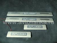 Mitsubishi Outlander XL накладки порогов дверных проемов со светящейся надписью "OUTLANDER", нержавеющая сталь, комплект 4 шт.