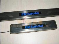 Skoda Octavia A4 седан (96-) накладки порогов дверных проемов из нержавеющей стали с подсветкой, комплект 4 шт.