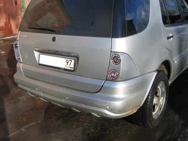 Mercedes ML-Class W163 (97-05) Накладка BRABUS на низ пятой двери