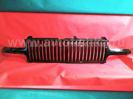 Chevrolet Tahoe, Suburban (99-06) черная радиаторная решетка с вертикальным дизайном