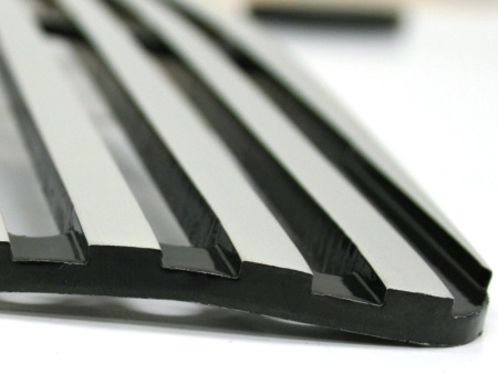 Ford Explorer (06-) верхняя накладка на решетку радиатора алюминиевая, горизонтальный дизайн.