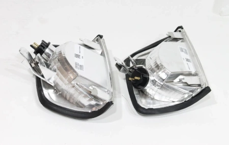 Mercedes W124 (84-95) поворотники угловые хромированные, комплект 2 шт.
