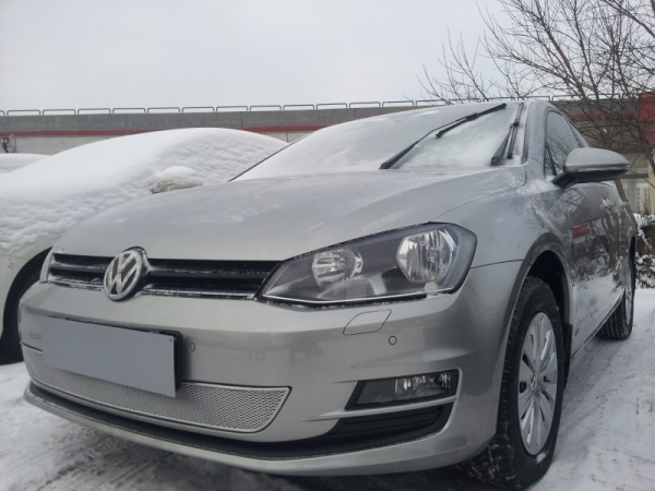 Volkswagen Golf (13–) Защита радиатора Premium, хром