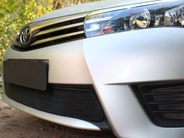 Toyota Corolla (13–15) Защита радиатора, чёрная