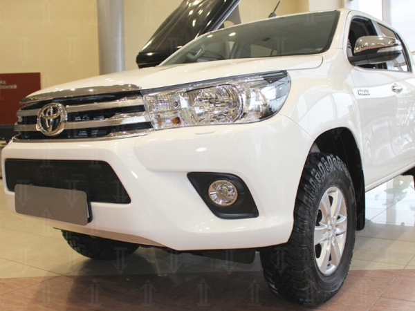 Toyota Hilux (15–) Защита радиатора Premium, чёрная