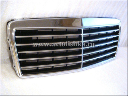 Mercedes E W210 (95-99) решетка радиатора черная, дизайн "Авангард".