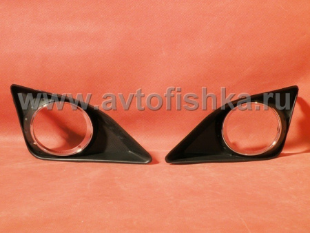 Toyota Corolla (06-) рамки противотуманных передних фар черные с хромированными кольцами, комплект 2 шт.