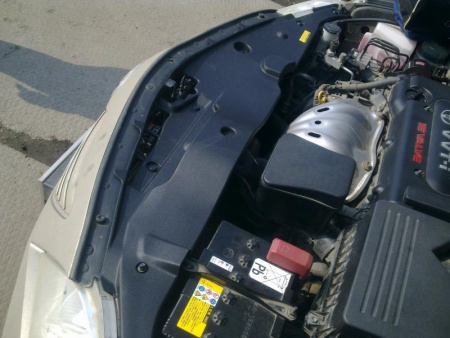 Toyota Camry V40 (06-11) защитный пыльник моторного отсека